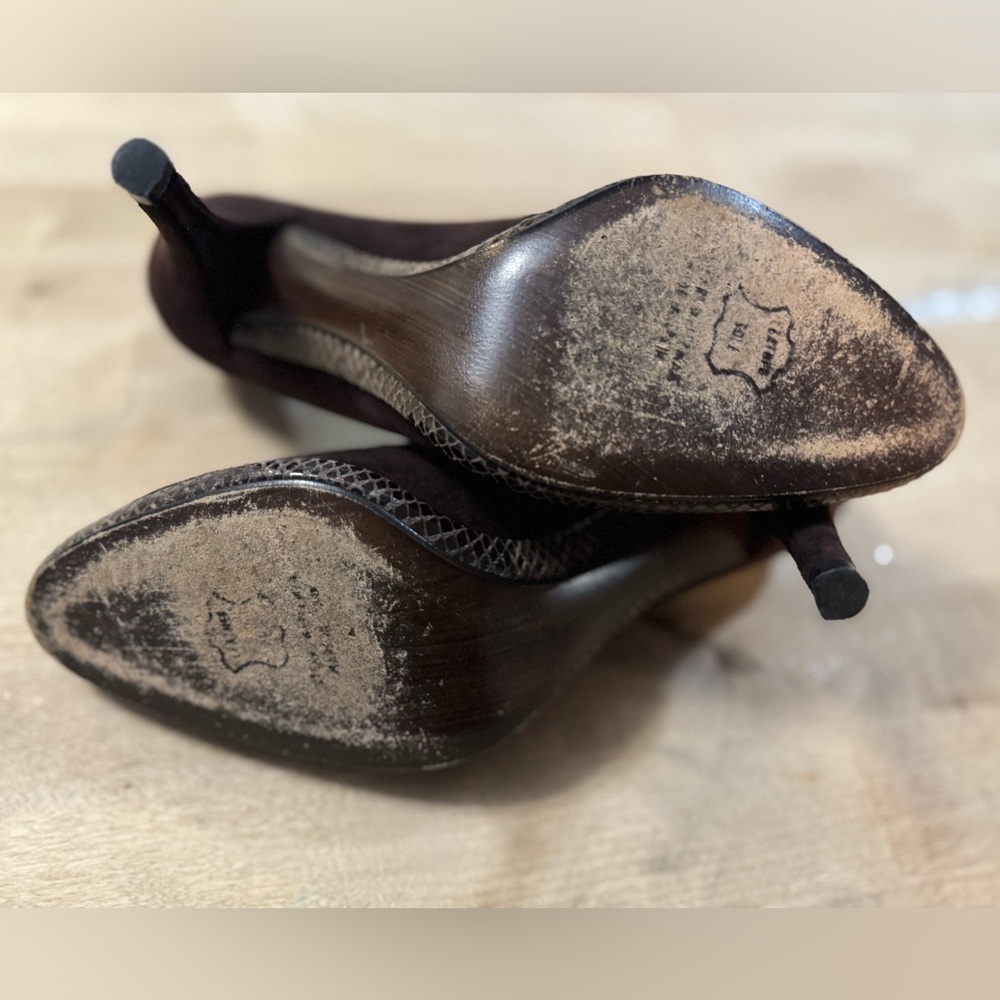Stuart Weitzman chocolate Brown Suede Heels - Picture 10 of 14